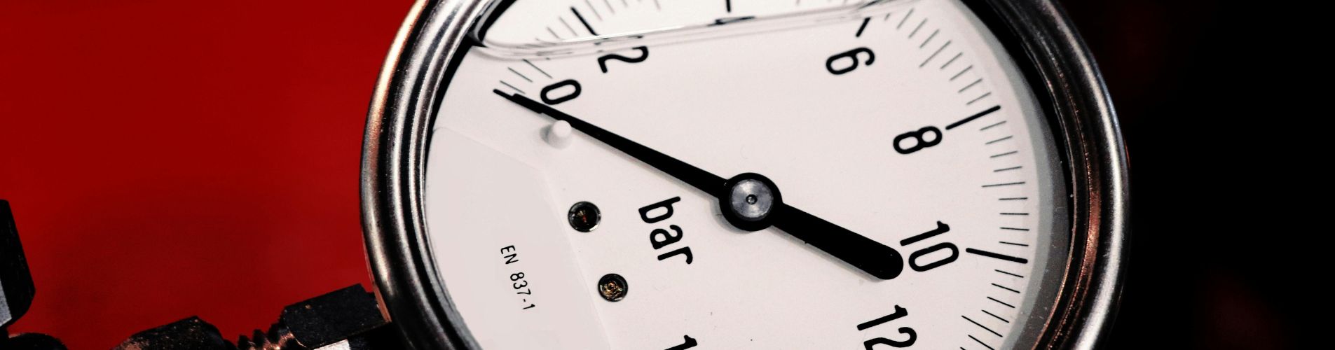 Digital & Analogue Hydraulic Pressure Gauges